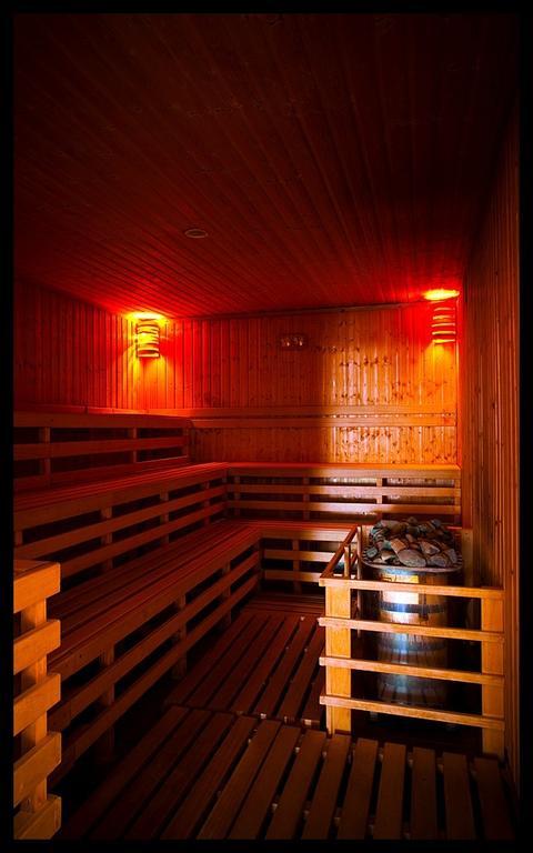 Sarkany Apartman, Sarkany Wellness Es Gyogyfuerdo Nyírbátor Bagian luar foto