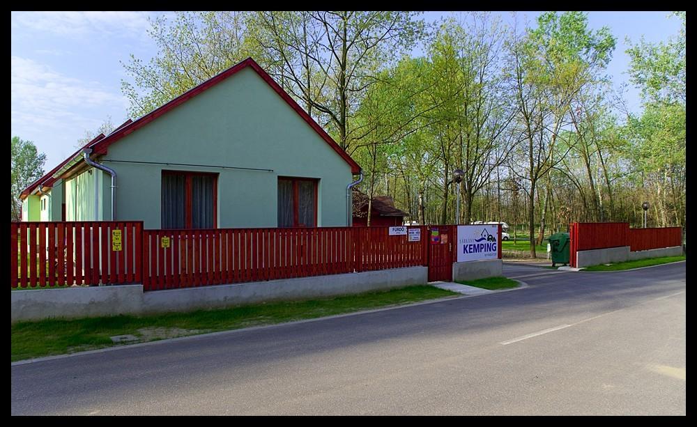 Sarkany Apartman, Sarkany Wellness Es Gyogyfuerdo Nyírbátor Bagian luar foto